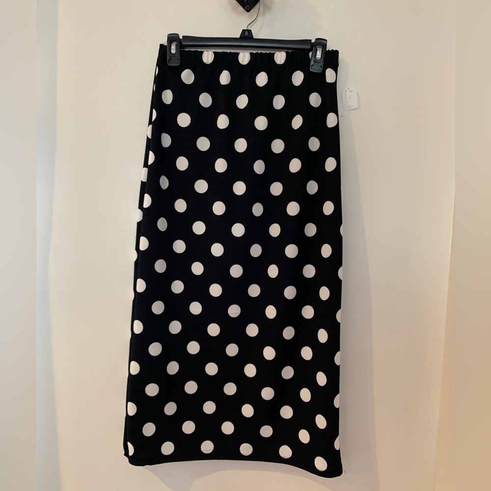 32 inch Black White Polka Dot Skirt.